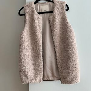 Aritzia Wilfred Sherpa Vest, size small